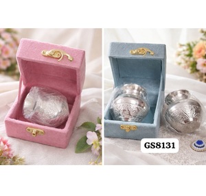 กล่องของขวัญกำมะหยี่คาลาชสีเงินเยอรมันสุดหรู งานแฮนด์เมดจากเจไพรโอ เป็นมิตรกับสิ่งแวดล้อม ขนาด 3.5 นิ้ว ของตกแต่งคลาสสิกสำหรับพูจาและงานแต่งงาน - Product Image 2
