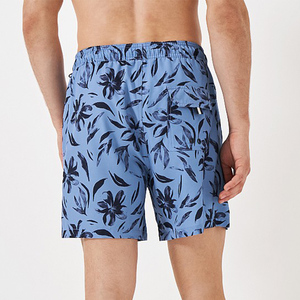 Shorts de plage décontractés pour hommes avec cordon de serrage élastique à la taille, doublure en maille douce et poches - Product Image 3
