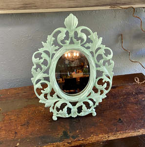 Antiguo Mint Oval Art Vanity Cast Metal Royal Style Accent Mirror Pastel Mint Vanity Makeup Primping Mirror Pantalla elegante - Product Image 2