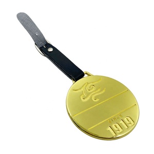 Etiqueta de bolsa de equipaje de golf de metal con logotipo de esmalte suave de recuerdo de palos de golf personalizada - Product Image 4