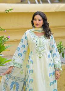 Ensemble de costume trois pièces en coton de luxe avec kurta imprimé, pantalon palazzo et dupatta doux pour femmes - Product Image 4