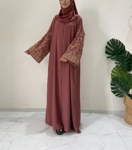 Abaya élégante et modeste en polyester perlé pour femme, couleur rose poudré, manches longues, coupe ample, longueur ras du sol, séchage rapide, respirante - Product Image 4