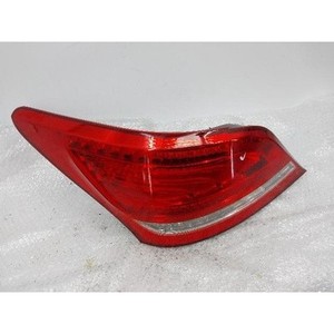 Feu arrière gauche d'occasion Equus 924013N010 - Product Image 2