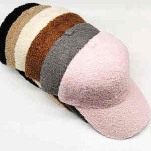 Gorro de punto para mujer con forro de satén, suave, cálido, para invierno, estilo holgado, protección para el cabello, con logo personalizado. - Product Image 1