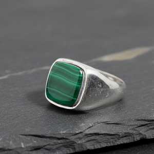 Anillo de malaquita en plata de ley 925, hecho a mano, con piedra preciosa, anillo llamativo, elegante regalo para él. - Product Image 6