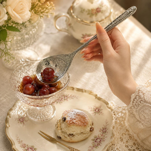 Cuillère à dessert vintage en acier inoxydable gravé, motif floral antique, cuillère à glace pour vaisselle de luxe et cadeaux - Product Image 3