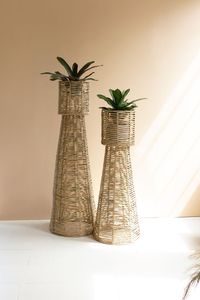 Vase décoratif haut en rotin tressé à la main, écologique et durable, style rustique contemporain, pour extérieur, support de plante, arrangement floral de mariage - Product Image 1