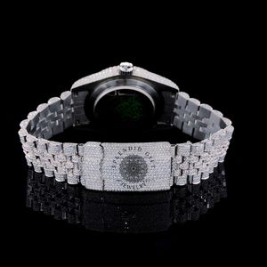 Montre de luxe en quartz pour homme, boîtier en argent avec moissanite, 28 mm, mouvement analogique ETA, verre saphir, fermoir caché, résistance à l'eau 10 m - Product Image 3