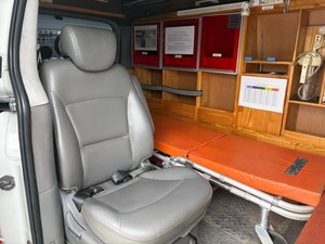 Ambulancia Usada Blanca Grand Starex H-1 de Techo Alto, Furgoneta Diésel Automática Resistente para Transporte Médico y Rescate de Emergencia - Product Image 4