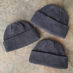 Bonnets d'hiver gris foncé pour le ski et la neige Accessoires d'hiver confortables - Product Image 2