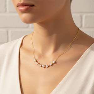 Collier pendentif en or 9 carats avec diamants multiformes sertis à griffes et courbés, 1,95 carat au total - Product Image 6