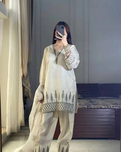 Traje pakistaní blanco bordado para mujer con dupatta – Conjunto de ropa étnica elegante - Product Image 3