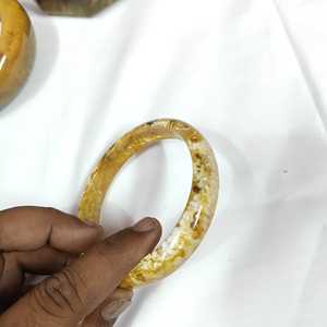 Brazalete de Resina Ecológico Hecho a Mano con Forma Personalizada, Joyería Artística Coleccionable, Accesorio Artesanal para Navidad y Año Nuevo - Product Image 2