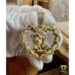 Pendentif de bijouterie religieuse de créateur avec finition polie et style streetwear hip-hop de luxe - Product Image 4
