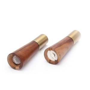 Juego de Salero y Pimentero de Madera de Acacia Premium y Dorado, Elegante Juego de Especieros de Madera Cónicos para Decoración de Cocina - Product Image 4