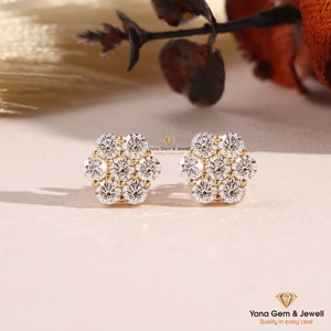 Boucles d'oreilles clous en or massif 14 carats pour femme, serties de sept diamants CVD de laboratoire, taille ronde, couleur D-E-F, clarté VVS-VS, 2,50 carats au total, motif floral. - Product Image 1