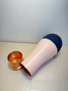 Jarra de Cobre Puro Premium con Bloques de Color, 1500ml, Rosa Mate y Negro Carbón, Recipiente de Lujo para Bebidas, Utensilios Metálicos para el Bienestar - Product Image 4