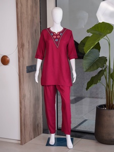 Ensemble Kurti et pantalon pour femme avec broderie, col en V, coupe ample, style décontracté Inde Pakistan, longueur cheville - Product Image 4