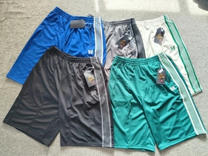Shorts de sport pour homme en satin brodé de marque haut de gamme, color block cyan, noir, blanc, gris, légers, respirants et écologiques - Product Image 5