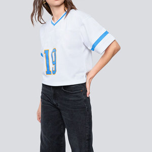 เสื้อฟุตบอลผู้หญิงคอวีแขนสั้นสีขาวน้ำเงินหมายเลข 19 พิมพ์ลาย 3 มิติ ระบายอากาศได้ดี ทรงปกติ สายปรับได้ - Product Image 1