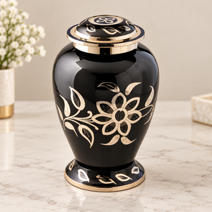 Urna gótica de metal con diseño de pétalos tallados, acabado en plata antigua, florero decorativo conmemorativo con tapa segura - Product Image 3