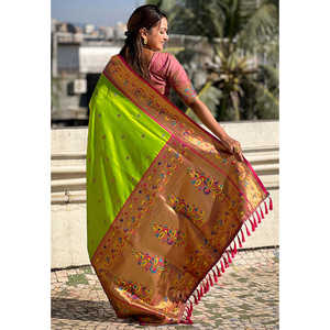 ผ้าไหมอีโอล่า ปาธานี ลายมีนาคารี ทีนี่ นาธ วีฟส์ อีลิท วีฟส์ สีเขียวพาร็อต  ผ้าทอซารี  งานปักดิ้นทอง  สำหรับชุดอินเดียและปากีสถาน น้ำหนัก 0.65 กรัม - Product Image 3