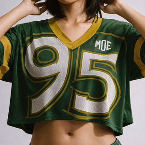 T-shirt court tendance pour femme, style streetwear, col en V oversize, manches courtes, en maille, inspiré du maillot de football américain, personnalisable, vente en gros - Product Image 1