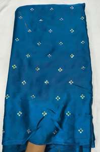 ผ้าไหมเนื้อนุ่มและเรียบลื่น ขนาดกว้าง 44 นิ้ว ให้ความรู้สึกหรูหรา ห่อตัวคุณด้วยผ้าไหมวิสโคสเนื้อนุ่มที่สุดในฤดูกาลนี้ - Product Image 5