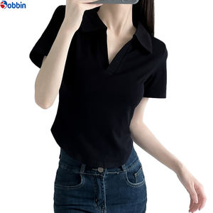 Polo pour femme confortable, style tendance, t-shirt en coton à manches courtes pour femme, col polo, ourlet incurvé avec motif imprimé pour l'été - Product Image 1