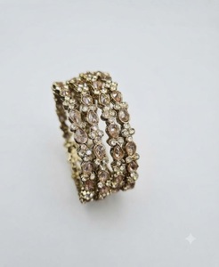 Bracelets en or antique plaqué or avec pierres taillées en forme de poire et zircone cubique pour femmes, bracelets ethniques traditionnels pour les fêtes, fabricants de bracelets. - Product Image 6