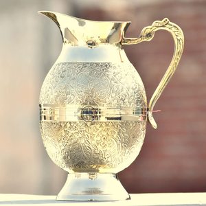 Nouvelle Arrivée : Carafe à Eau Moderne Écologique en Métal, Pichet Décoratif de Table avec Poignée en Laiton pour la Maison et l'Hôtel - Product Image 5