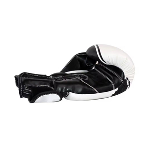 Gants de boxe en cuir PU personnalisables en gros, anti-humidité, à lacets, pour entraînement MMA et usage sur sac de frappe par RAMF SPORTS - Product Image 3