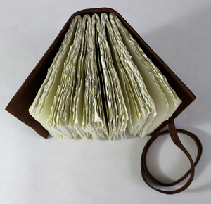 Carnet en cuir souple personnalisé, journal artisanal pour offrir à vos proches, papier à bords festonnés vintage, journal en cuir antique - Product Image 5