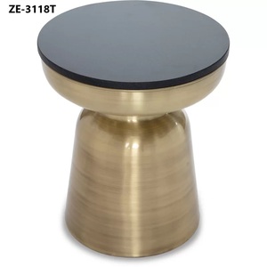 Mesa de Centro de Metal de Lujo Hecha a Mano con Superficie de Mármol Contemporánea, Mesa de Centro de Lujo con Tapa de Mármol y Acero Inoxidable Dorado - Product Image 2
