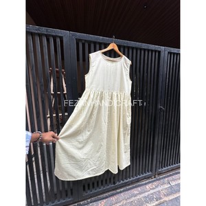 Vestido largo de algodón sin mangas, color crema, hecho a mano, estilo bohemio, para verano. - Product Image 3