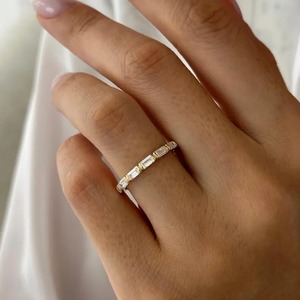Anillo de Diamantes Cultivados en Laboratorio con Diseño Moderno, Estilo Baguette, Anillo de Boda de Eternidad Completa, Oro Amarillo de 18k, Estilo Clásico - Product Image 6