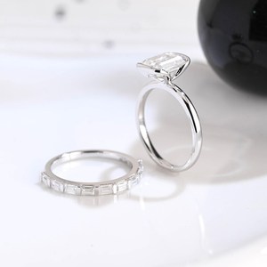 แหวนมอสซาไนต์ทรงเอเมอรัลด์ 1 กะรัต แบบซ้อนได้ พร้อมวงแหวนแบบ Eternity เต็มวง เงินแท้ 925 สำหรับทุกเพศ เครื่องประดับชั้นดี เหมาะสำหรับเป็นของขวัญในงานปาร์ตี้ - Product Image 6