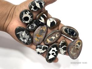 หินอัญมณีทรงหลวมผสมรูปร่างผสมขนาด20ถึง30มม. โดยประมาณจากใยแมงมุมธรรมชาติ - Product Image 5