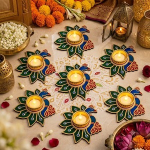 Support de bougie décoratif artisanal à motif paon coloré pour centre de table de mariage et Rangoli au sol - Product Image 1