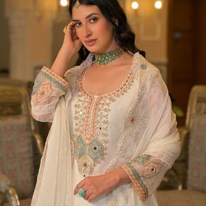 Ensemble haut et palazzo en satin brodé de perles, avec dupatta brodée de créateur assortie, pour tenue de soirée, vente en gros par Royal Exports - Product Image 6