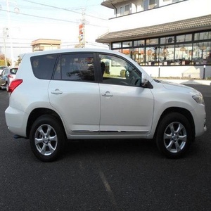 Toyota Vanguard SUV, Volante a la Izquierda, Asientos de Cuero, Neumáticos R16, Tracción Trasera, Control de Crucero Adaptativo, 7 Plazas, Interior Claro Automático - Product Image 6