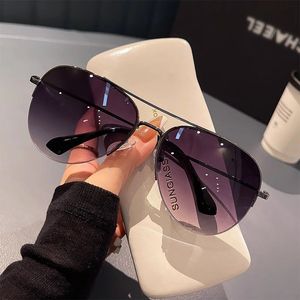 New Unisex Metal Sunglasses Outdoor Sunshade Fashion Trend <b>Large</b> <b>Frame</b> UV400 Blue Gold Gray Wholesale - Product Image 1