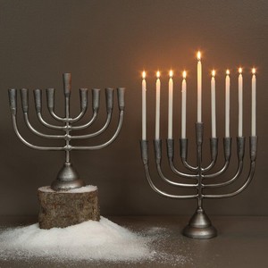 Elegante Menorá Plateada Pulida de Nueve Ramas con Diseño de Estrella, Decoración Elegante para Hanukkah - Product Image 2