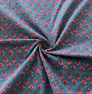Tela de Algodón Estampada a Mano con Diseño Floral Azul y Rosa, Estilo Buta Jaipur Sanganeri, Material para Vestidos, Textil para Prendas de Vestir, Venta al Por Mayor - Product Image 1