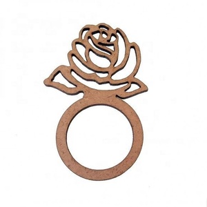 Porte-serviettes de mariage en bois de hêtre, design moderne et luxueux, écologique, durable, fait main, anneaux à serviettes, décoration de table - Product Image 3