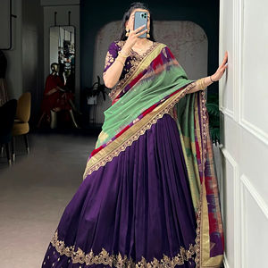 Ensemble de lehenga indien de créateur pour mariage - Cousu avec du tissu toile et du can-can pour une touche royale - Product Image 2