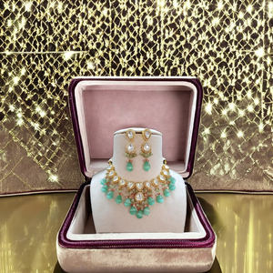 Conjunto de collar de gargantilla de Kundan pesado de perlas étnicas para niñas y mujeres AD CZ parte trasera Minakari Latón chapado en oro étnico para ropa de fiesta - Product Image 1