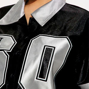 قمصان بيسبول نسائية قصيرة بالجملة، سوداء من الساتان بأكمام قصيرة وأزرار، توب ستريت ستايل، ملابس الشارع، قميص كرة القدم الأمريكية - Product Image 5