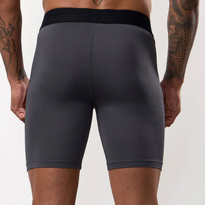 Nouvelle Arrivée Short Homme Léger, Coupe Slim, Respirant, Haute Qualité, Tendance, Idéal pour la Course, l'Entraînement et la Gym, Personnalisable avec Logo - Product Image 2