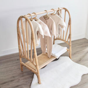 Porte-vêtements en rotin pour enfants, supports de suspension de vêtements, rails de rangement pour vêtements, prix de gros - Product Image 1